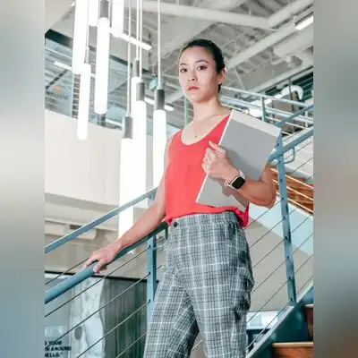 董骏